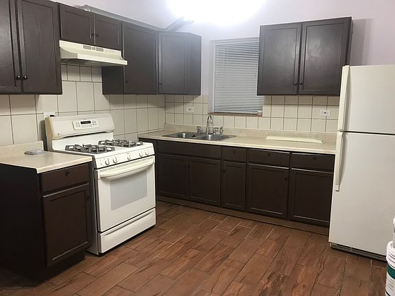 5th image of 2450 N Hamlin Ave #1
