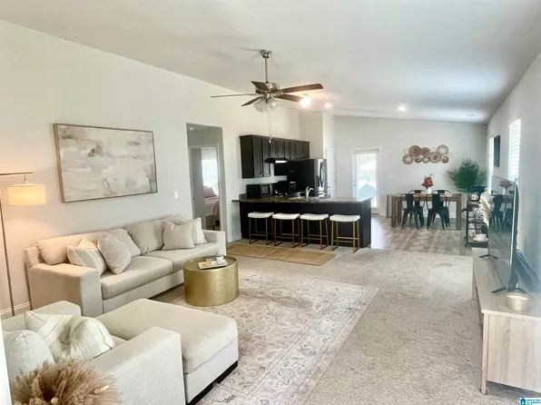 2032 Village Ridge Cir, Calera, AL 35040