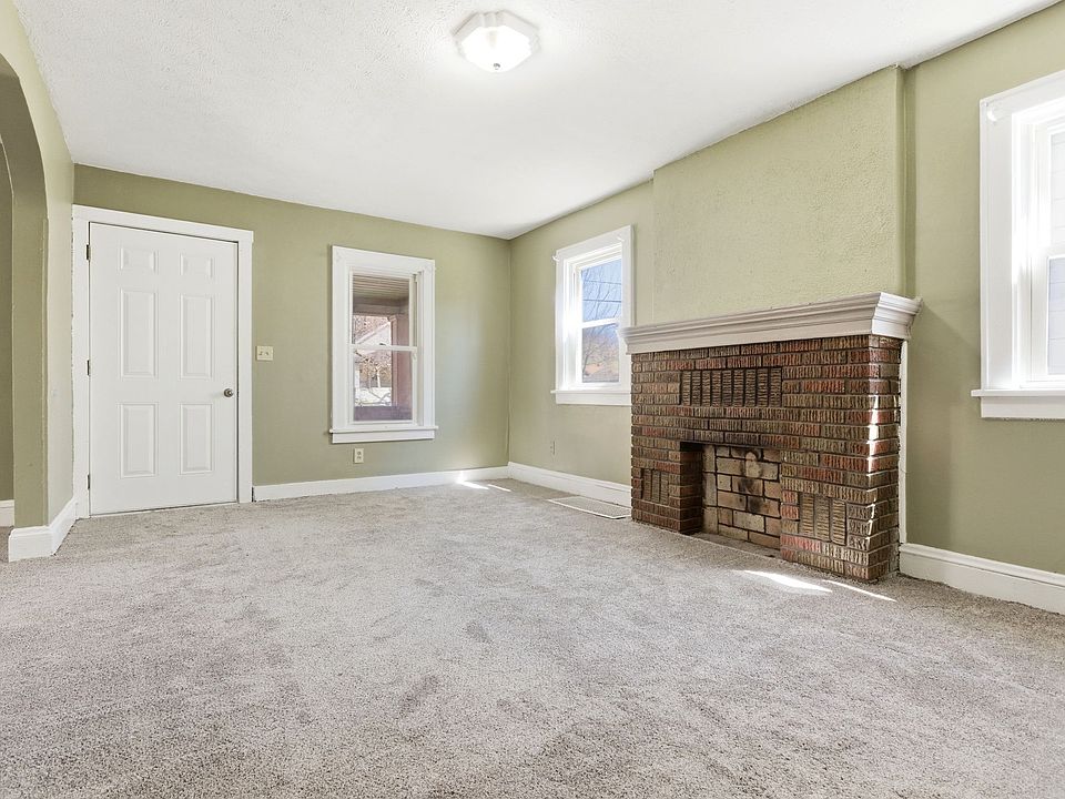 1st image of 766 La Follette St