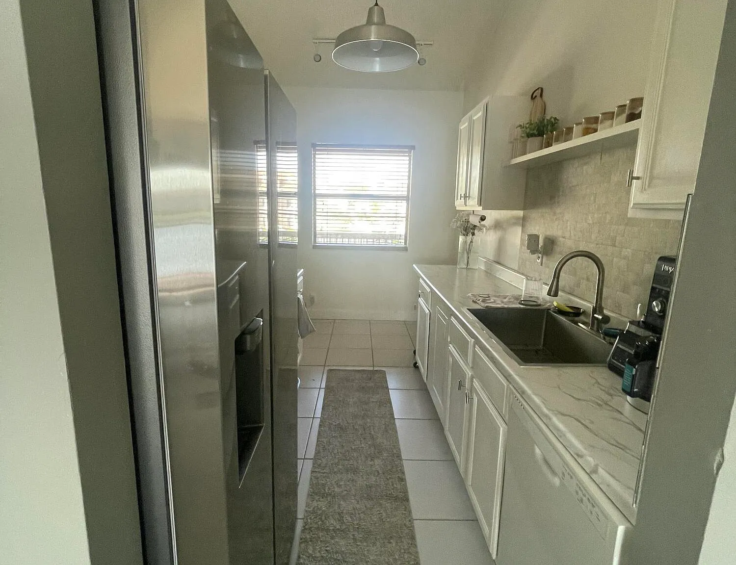 2 bed, 2.0 bath, 900 sqft, $2,100 — Photo 3