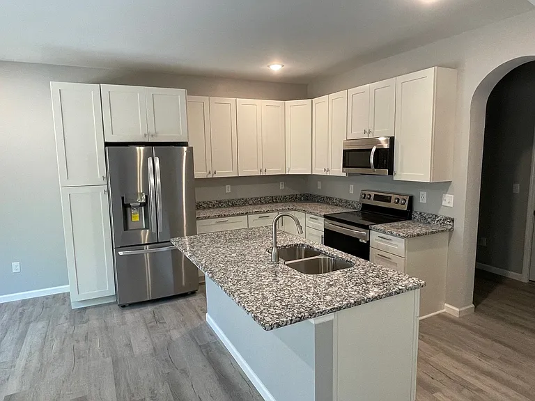 98 Timberhill Dr — Photo 5