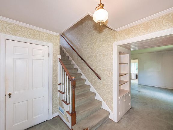 3rd image of 5420 Crestwood Dr