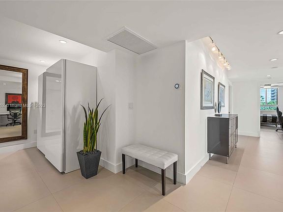 3rd image of 161 Crandon Blvd APT 316