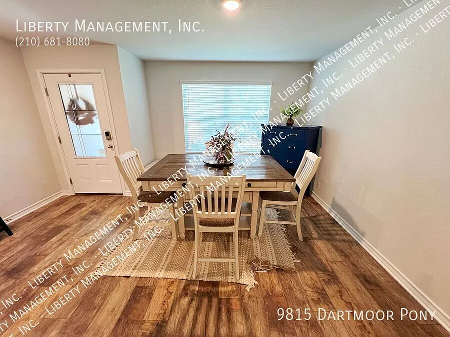 5 Bedroom, 2.5 Bath on a cul-de-sac — Photo 3