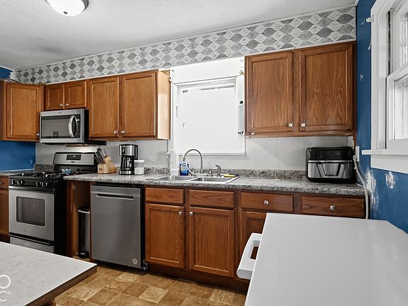 4th image of 311 S 31st St