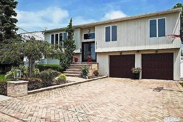 1st image of 3065 Whaleneck Dr