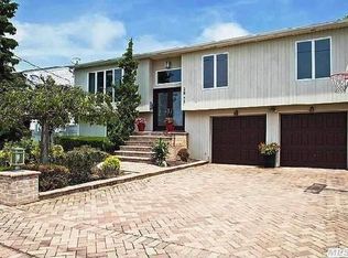 3065 Whaleneck Dr, Merrick, NY 11566
