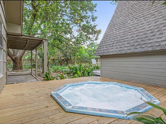 2nd image of 9534 Winsome Ln