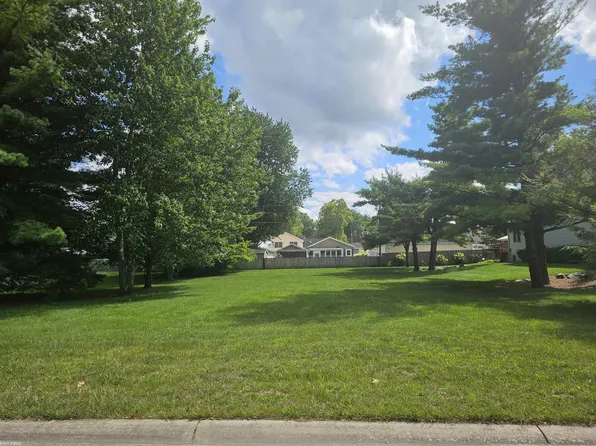 3019 Sandy Oaks Ln, Fort Gratiot, MI 48059