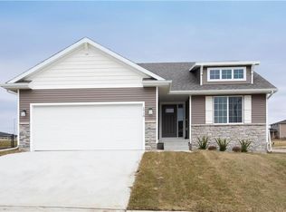 1710 E Clinton Ave, Indianola, IA 50125