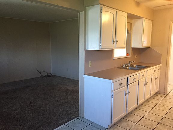 5th image of 3803 NW Cherry Ave