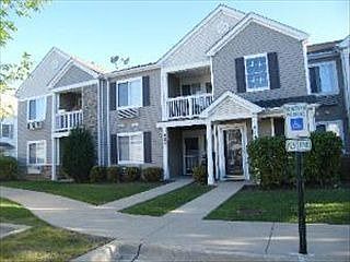 1st image of 403 Silverstone Dr