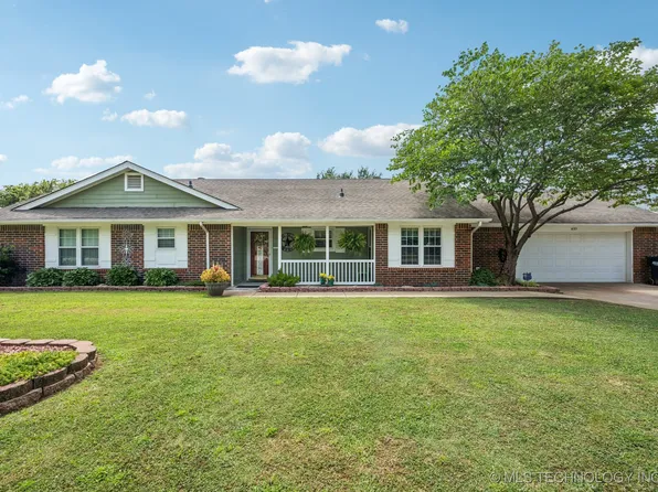 635 S Pecan St, Oologah, OK 74053