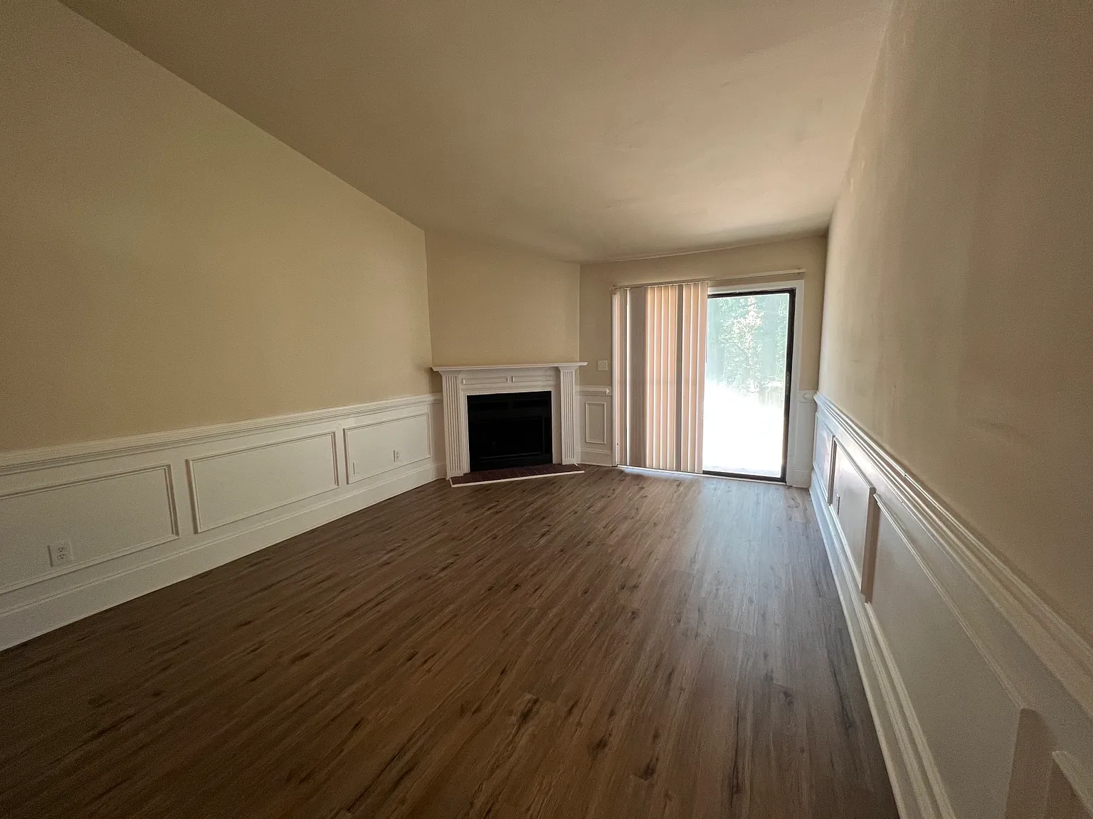 2 bed, 1040 sqft, $1,525 — Photo 4