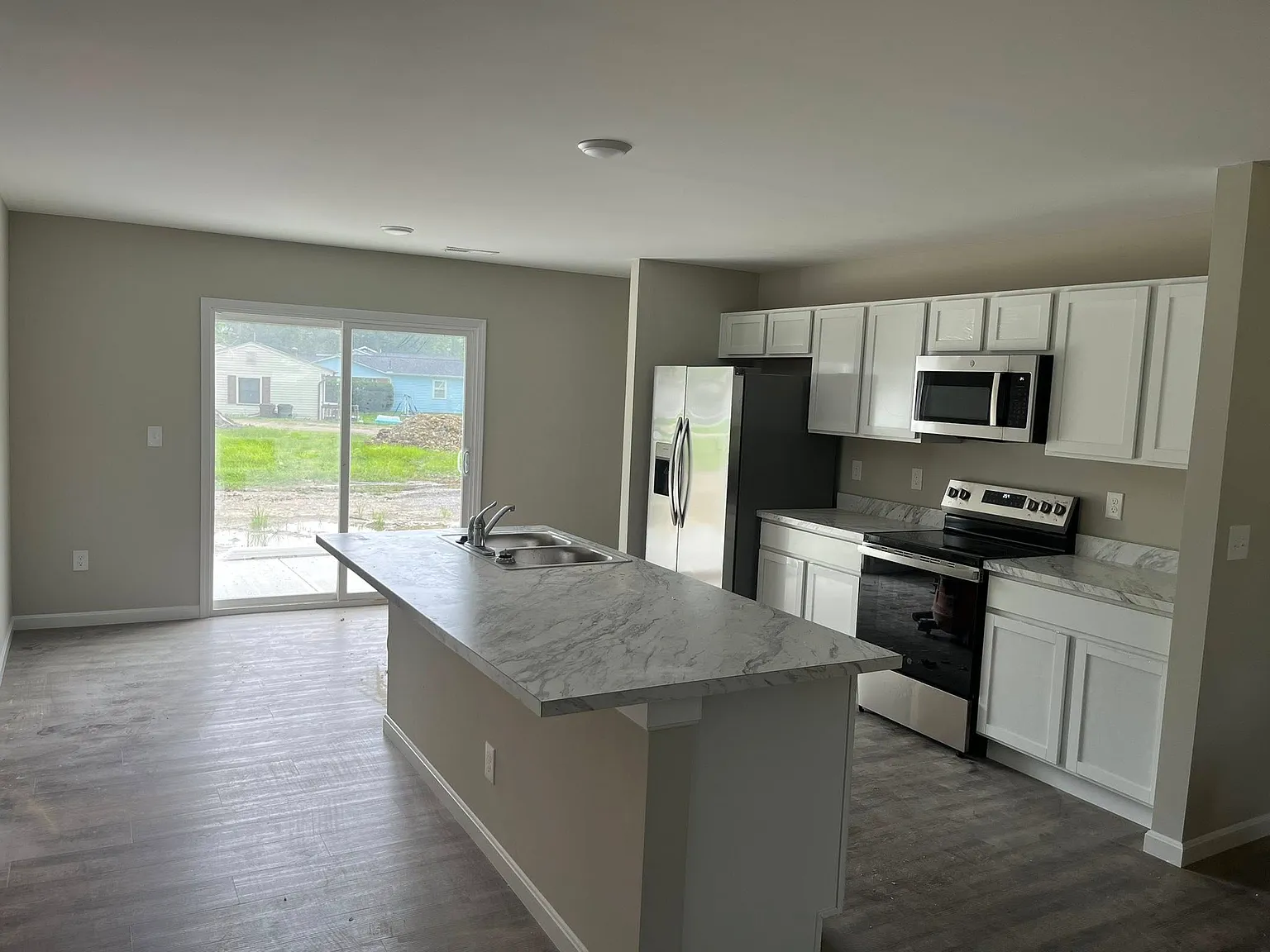 200 Mound St — Photo 1