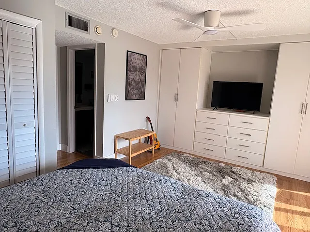 1120 N Shore Dr NE #905 — Photo 24