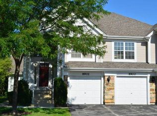 8902 W Heathwood Cir, Niles, IL 60714
