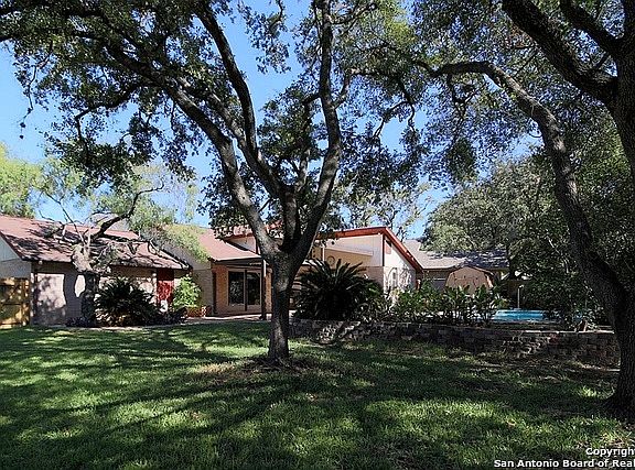 4th image of 2410 Rockaway Ln