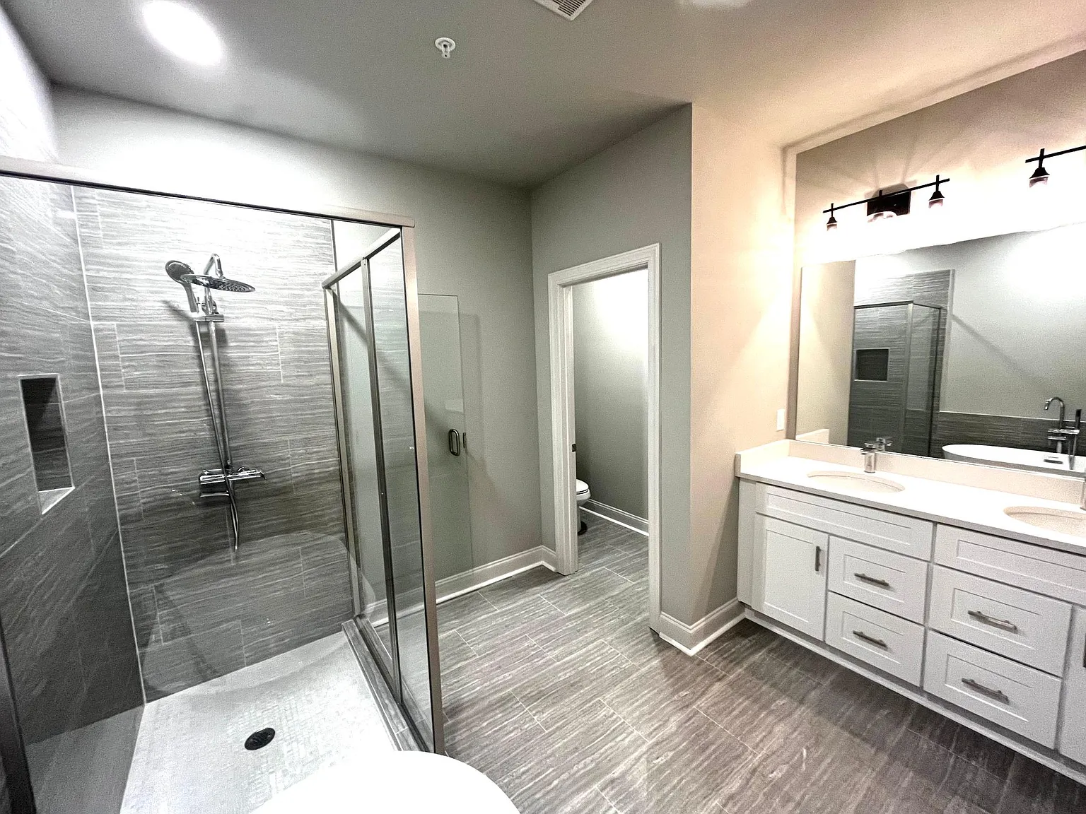 3 bed, 3.5 bath, 2866 sqft, $3,490 — Photo 4