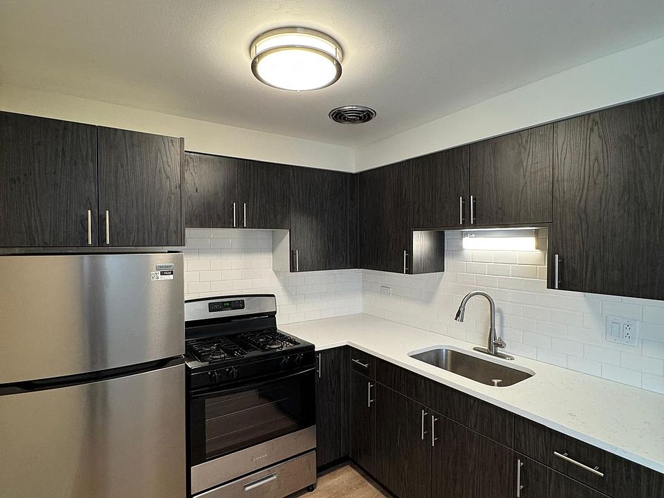 1st image of 5917 N Kenmore Ave APT 102
