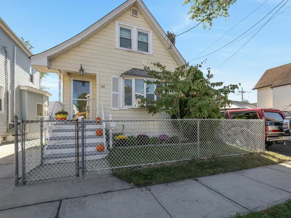 688 Devon St, Kearny, NJ 07032