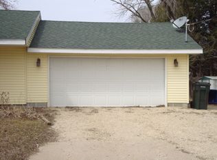 1542 Hyperion Dr, Waterloo, IA 50703