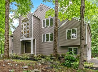 21 Roaring Brook Dr, Putnam Valley, NY 10579