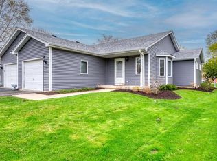 725 Harmony Ct, North Aurora, IL 60542