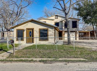 523 Dallas St, Pleasanton, TX 78064
