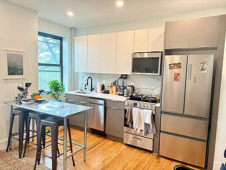 10 Westminster Rd #14D — Photo 1