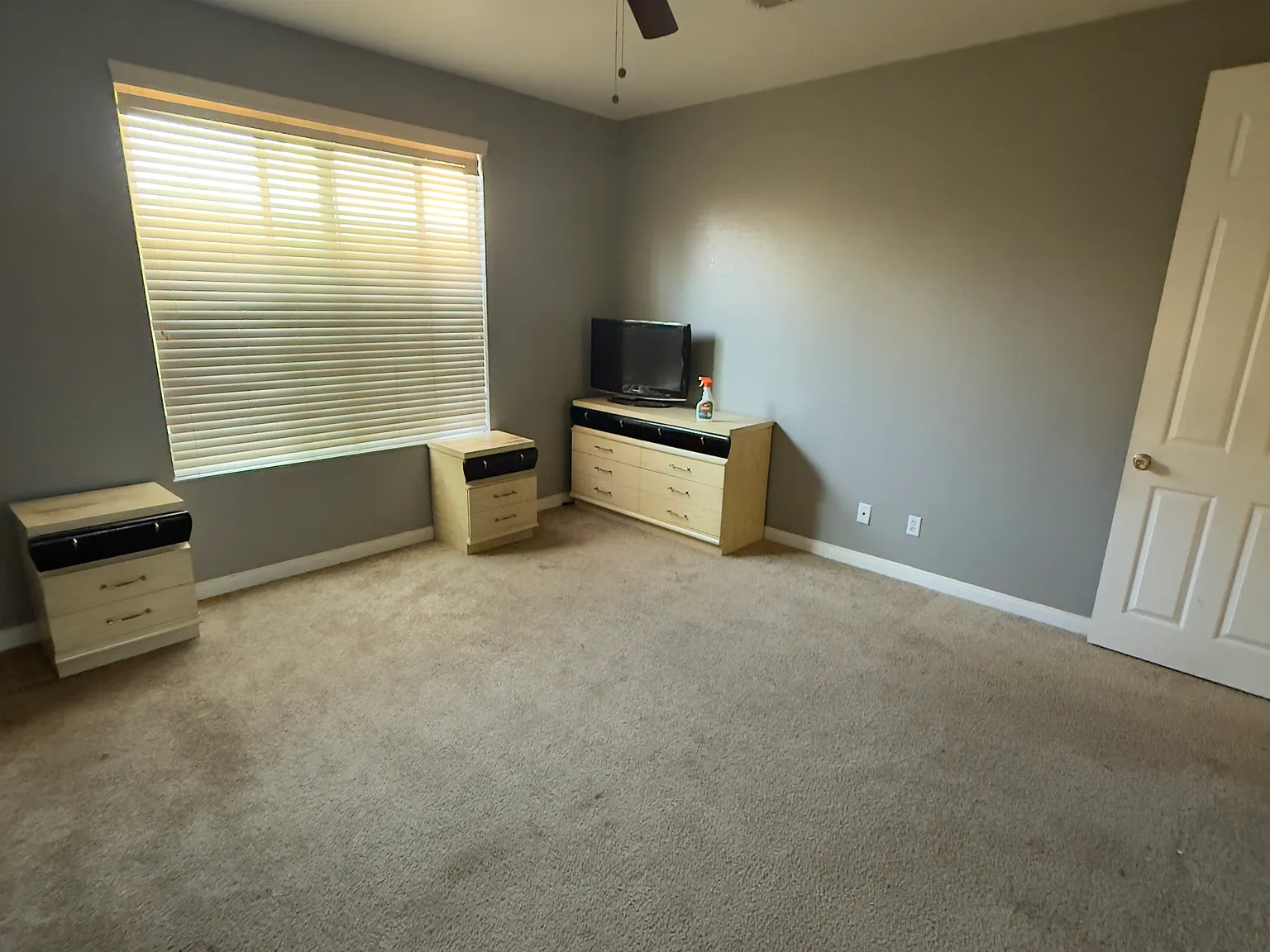 5 bed, $1,099 — Photo 1