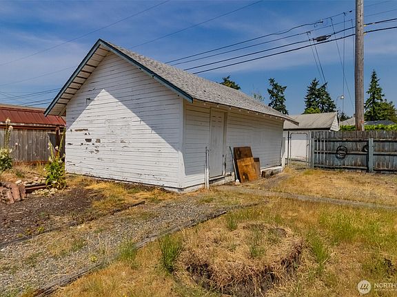 3rd image of 6641 S Oakes Street