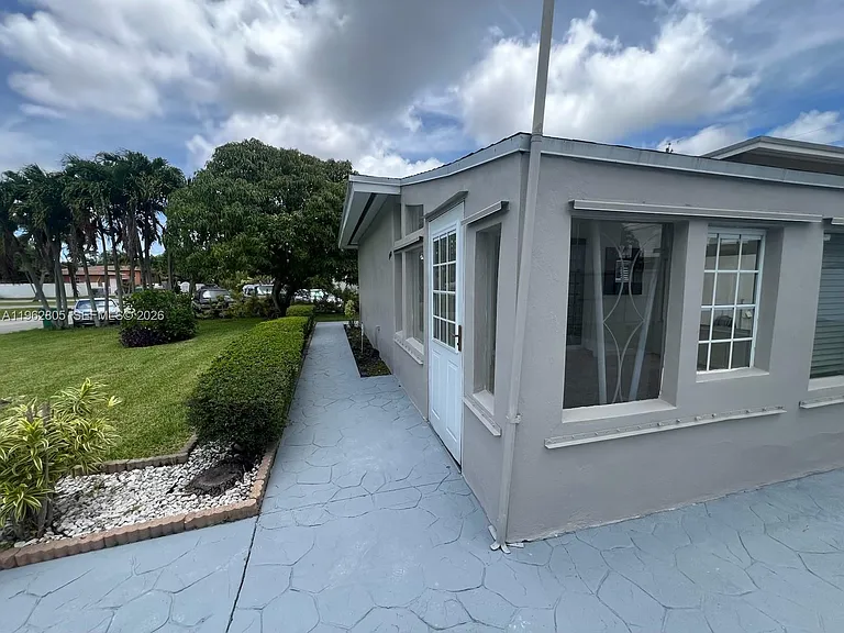 1260 NE 200th Ter — Photo 11