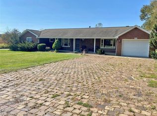 11043 Lippincott Rd, East Rochester, OH 44625