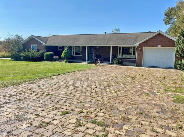 11043 Lippincott Rd, East Rochester, OH 44625
