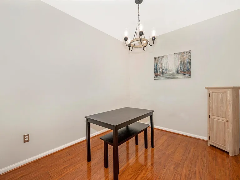 5211 Duke Ct — Photo 5