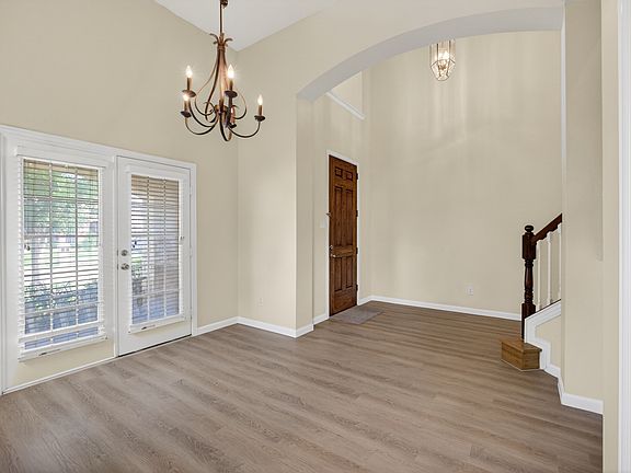2nd image of 2616 Cove Dr