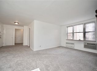 4 Sadore Ln APT 3R, Yonkers, NY 10710