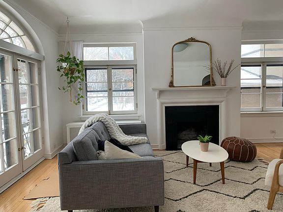 3rd image of 942 Michigan Ave #1G