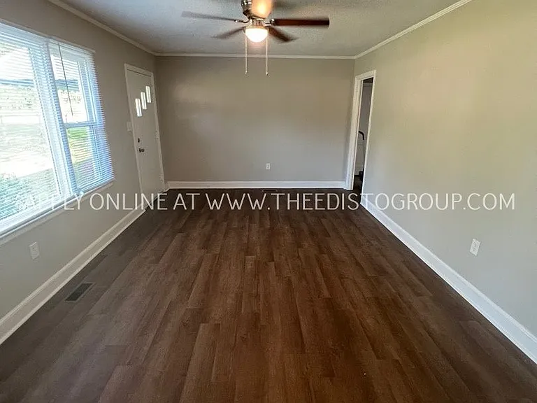 1161 Chestnut St — Photo 9