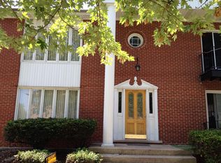 7033 W 99th St #2, Chicago Ridge, IL 60415