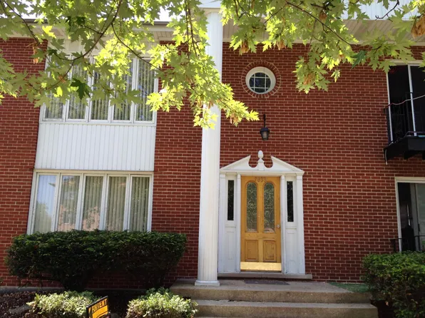 7033 W 99th St #2, Chicago Ridge, IL 60415