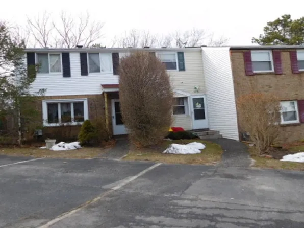 128 Hill Cres, Calverton, NY 11933