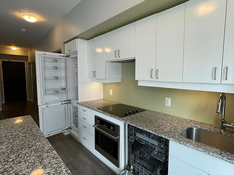 426 University Ave #1709 — Photo 10