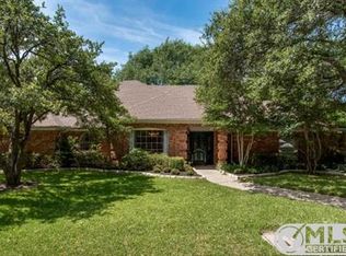 9033 Meadowknoll Dr, Dallas, TX 75243