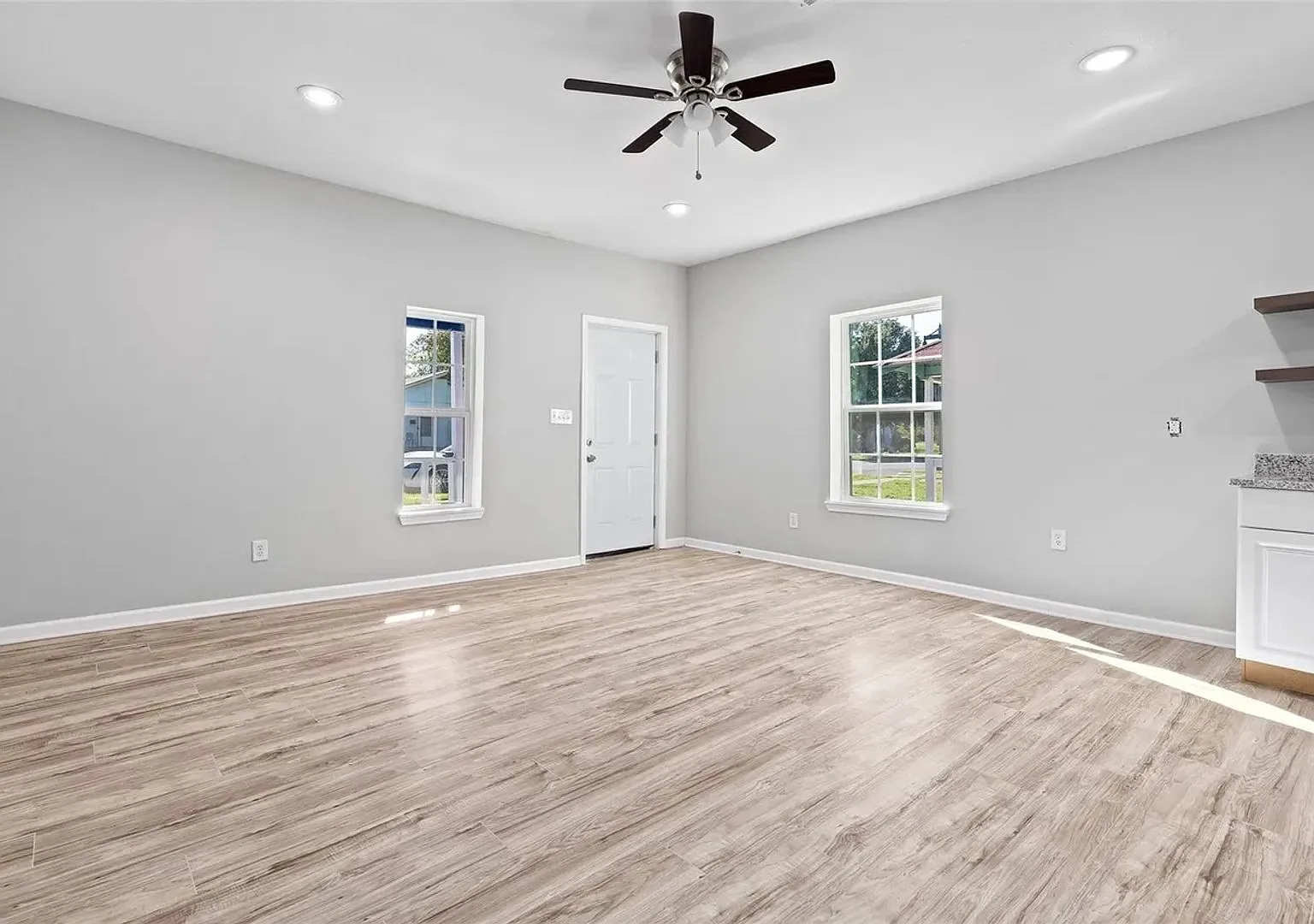 Room in 2 Bedroom Home in Fort Worth — Photo 3