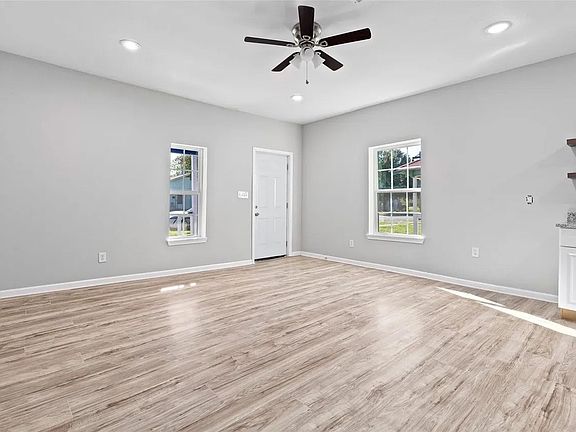 3rd image of 1017 E Cannon St