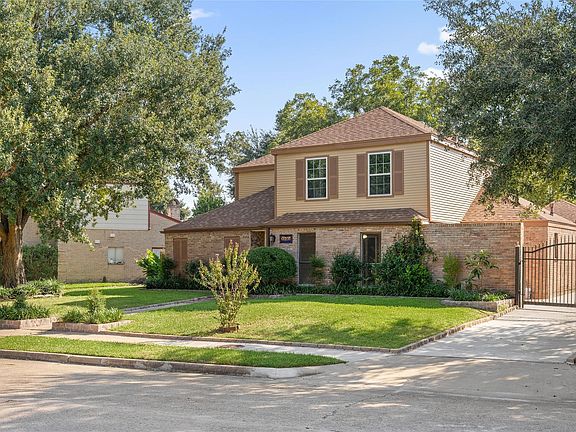 3rd image of 7231 Granvia Dr