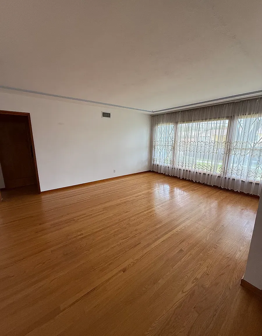 3 bed, 1800 sqft, $4,500 — Photo 2