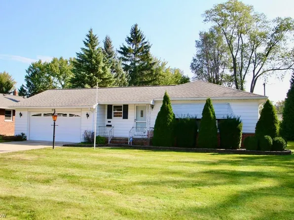 919 Cranbrook Dr, Highland Heights, OH 44143